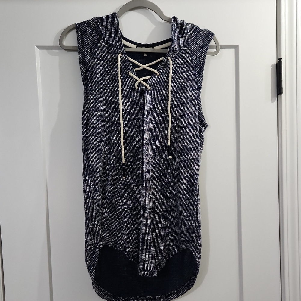Womens Sleeveless Top W Hood